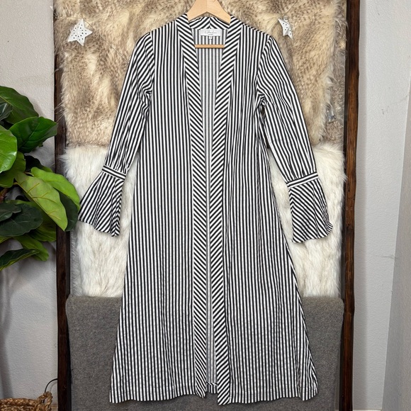 L'Academie Alex Bell Sleeve Striped Duster - Dark Charcoal/White - Picture 2 of 6